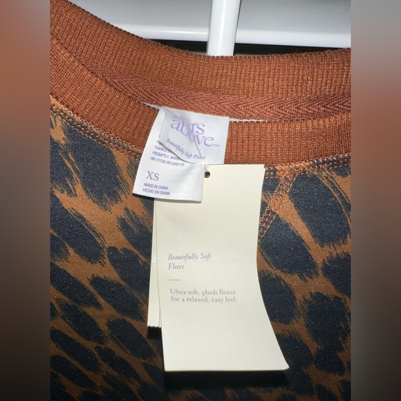 Stars Above Leopard Print Lounge Set - Picture 7 of 8